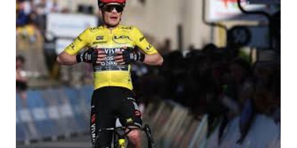 Vingegaard remporte le doublé, Martínez gagne l'étape